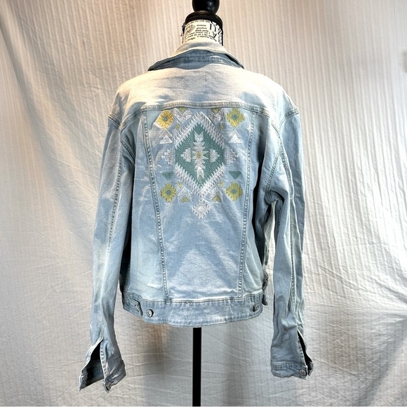 LuLaRoe Jackets & Blazers - LulaRoe Sz XL Harvey Jean Jacket Aztec Southwest Blue Green Embroidered Details